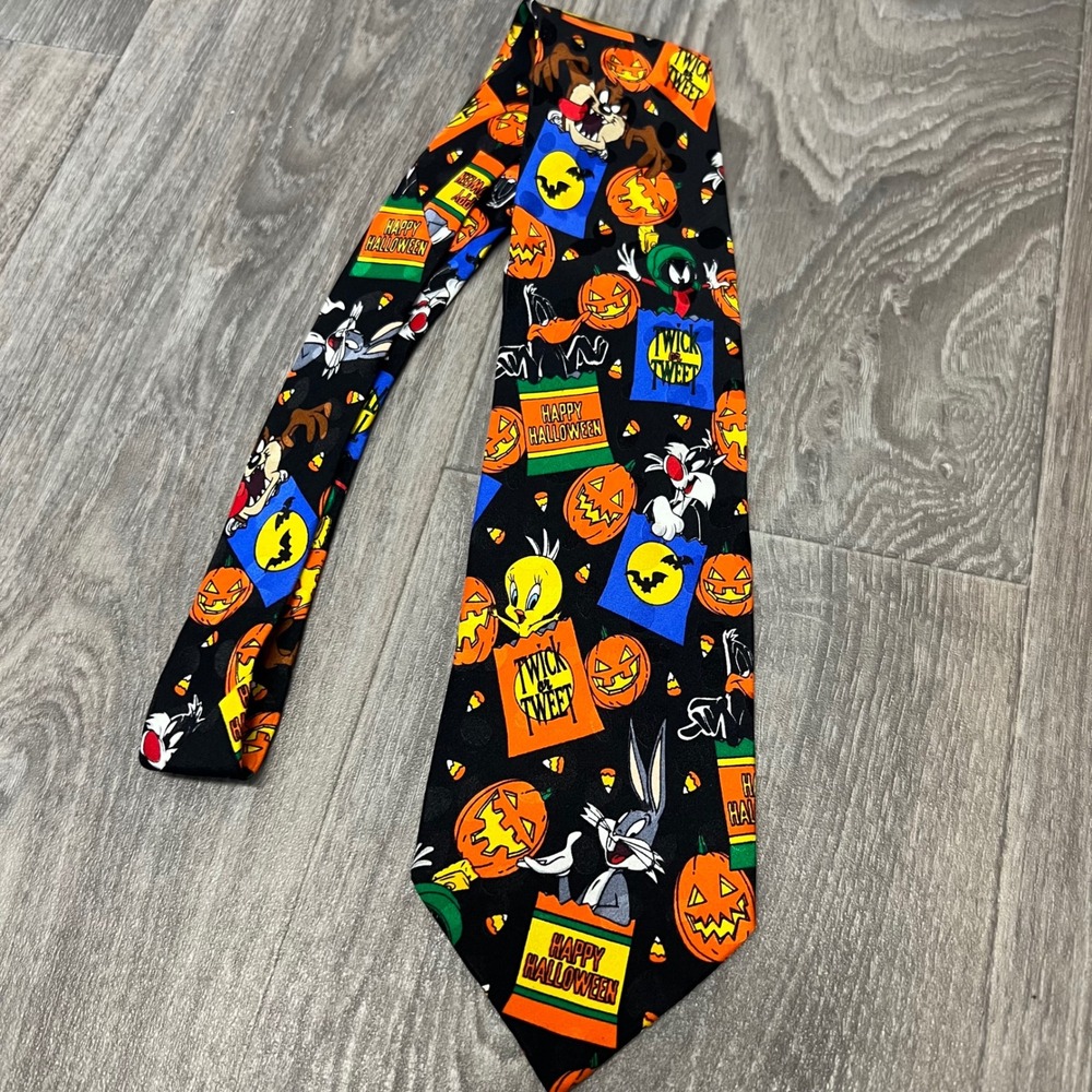 Looney Tunes Halloween Silk Tie Bugs Bunny Sylvester Tweety‎ Novelty 0337